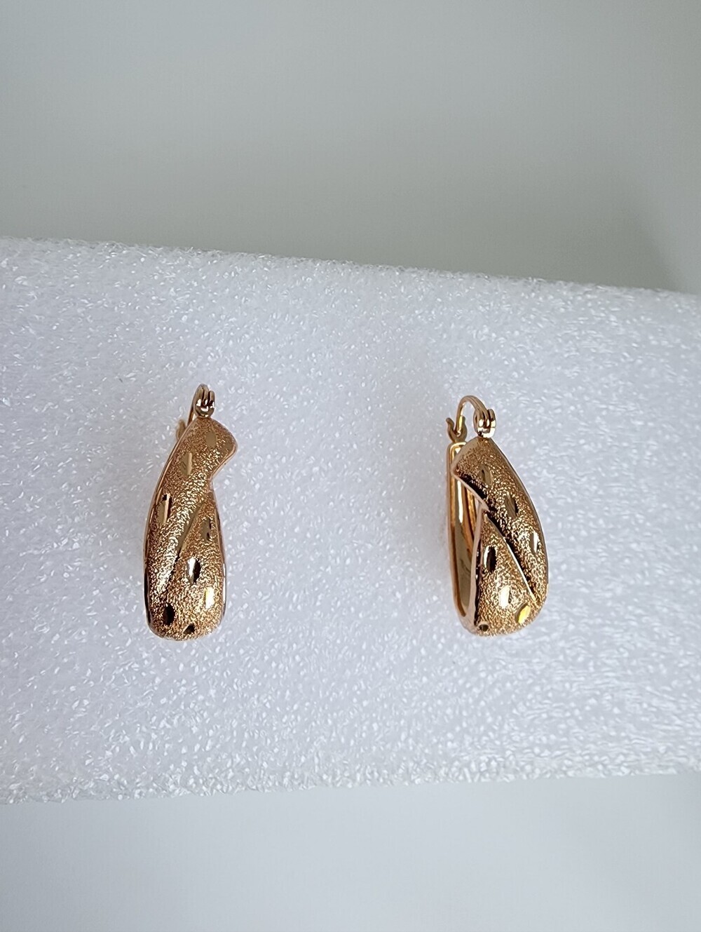Rose Gold Plated Textured Oval Hoop Earrings Statement Luxury Chic - Picture 4 of 6